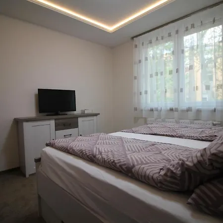 Virag Apartman Lakas Apartment *