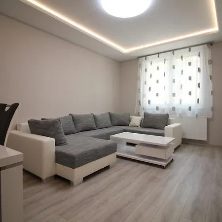 Apartment Virag Apartman Lakas